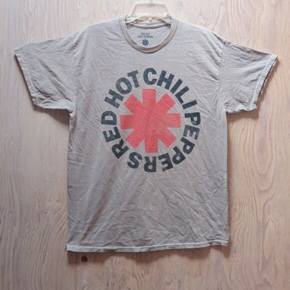 NWOT Red Hot Chili Peppers Logo T-Shirt size Large Hot Topic - Picture 1 of 2